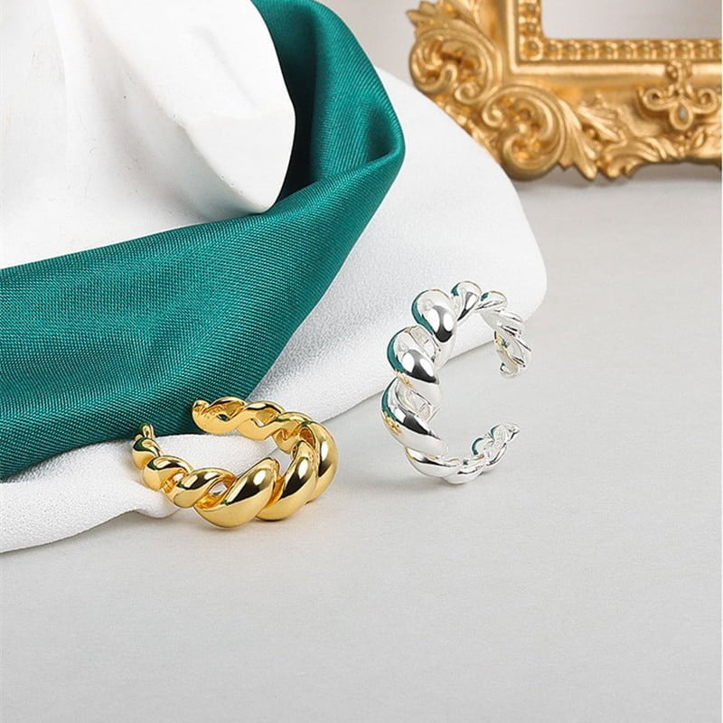 Vintage women’s twisted crescent ring 4 Vintage women's twisted crescent ring - Image 2