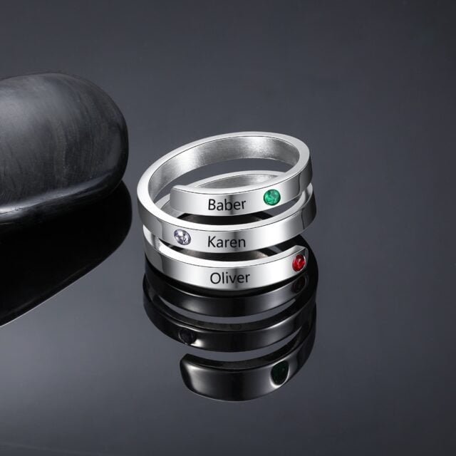 Customized rings for mothers with engraved names 5