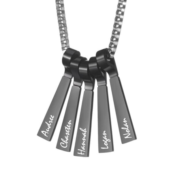 Barre necklace engraved with several names 5