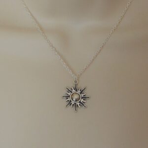 Ensemble collier pendentifs Soleil-Lune 9 Ensemble collier pendentifs Soleil-Lune 9