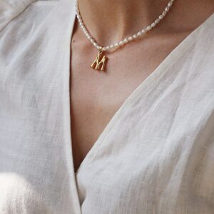 Collier à perles avec pendentif Initial 11