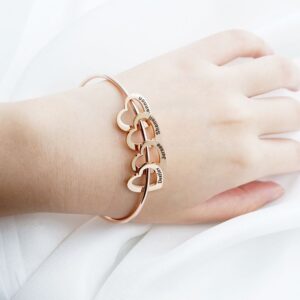 Bracelet à breloques personnalisés en forme de cœur 14 Bracelet à breloques personnalisés en forme de cœur 14