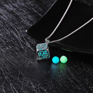 Collier avec pendentif lumineux 12 Collier avec pendentif lumineux 12
