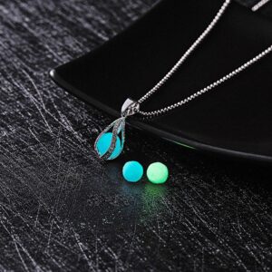 Collier avec pendentif lumineux 13 Collier avec pendentif lumineux 13