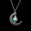 Collier pendentif lune avec pierre lumineuse 12