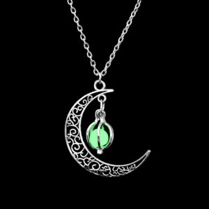 Collier pendentif lune avec pierre lumineuse 13 Collier pendentif lune avec pierre lumineuse 13