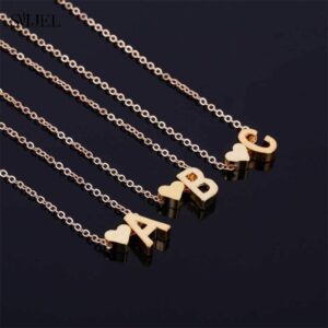 Collier Initiales avec breloque en forme Cœur 9 Collier Initiales avec breloque en forme Cœur 9