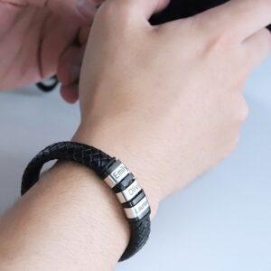 Bracelet cuir personnalisé multi prénoms pour homme 10 Bracelet cuir personnalisé multi prénoms pour homme 10