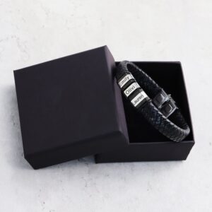 Bracelet cuir personnalisé multi prénoms pour homme 12 Bracelet cuir personnalisé multi prénoms pour homme 12