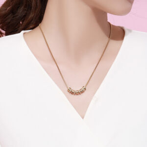 Collier plaqué or avec breloques Gravées 10