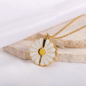Pendentif personnalisé en émail marguerite 9