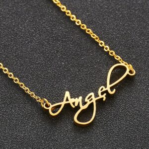 Collier personnalisé lettres d’ange 10