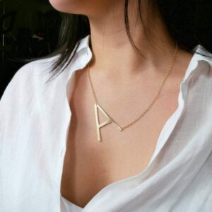 Collier latéral Initial large pour femmes 16 Collier latéral Initial large pour femmes 16