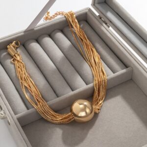 Collier gothique à chaîne torsadée 9 Collier gothique à chaîne torsadée 9