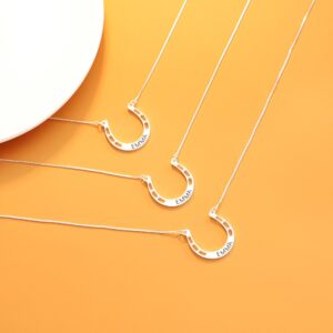 Collier cheval porte-bonheur avec nom personnalisé 12