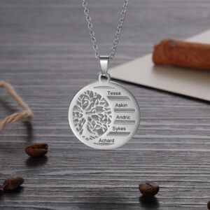 Collier pendentif arbre de vie gravé plusieurs prénoms 7