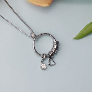 Collier Linda gravées prénoms pour femme 18 Collier Linda gravées prénoms pour femme 18