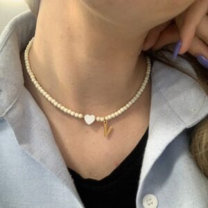 Collier initiale avec perle Lapis Lazuli 13 Collier initiale avec perle Lapis Lazuli 13