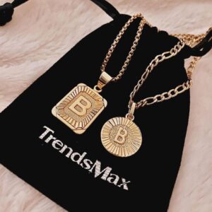 Collier pendentif gravé initiale 17