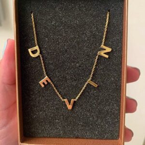 Collier ras de cou avec lettres personnalisées 9 Collier ras de cou avec lettres personnalisées 9