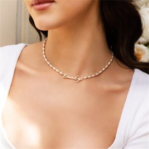 Collier en perles de quartz personnalisé prénom 11 Collier en perles de quartz personnalisé prénom 11