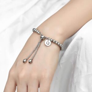 Bracelet perlés Gravé initiale 9