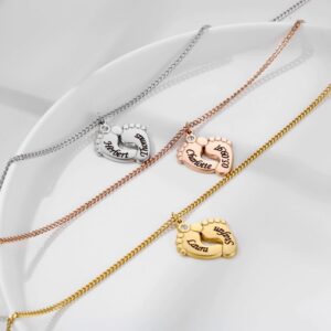 Collier naissance pieds gravés 14