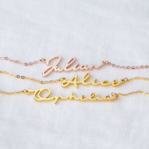 Collier prénom écriture manuscrite – or 8 Collier prénom écriture manuscrite – or 8