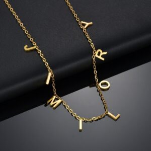 Collier personnalisé avec des lettres séparées 10