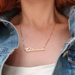 Collier personnalisé prénom a chaîne fine 8