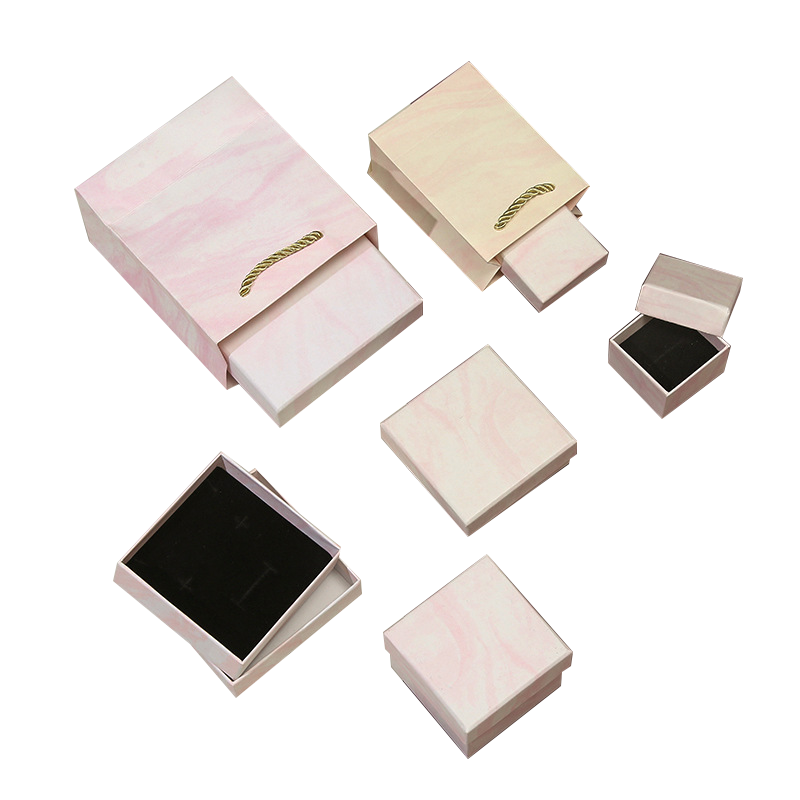  Sac, boîte et carte de voeux