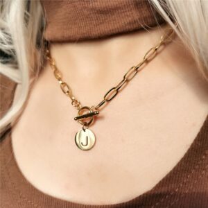 Collier à maillons avec pendentif gravé initiale 25 Collier à maillons avec pendentif gravé initiale 25