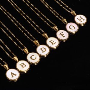 Collier pendentif gravé initial 14 Collier pendentif gravé initial 14