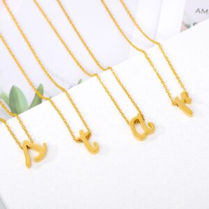 Collier personnalisé lettre initiale minuscule pour femme 11