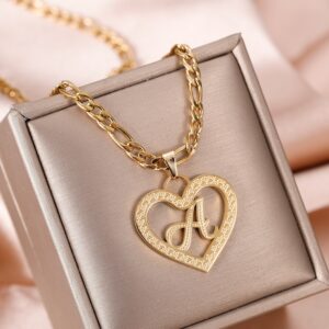 Collier Initiale pendentif en forme de cœur 11