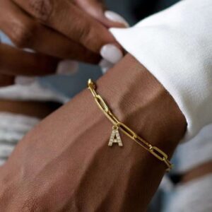 Bracelet initial à gros maillons pour femme 10 Bracelet initial à gros maillons pour femme 10