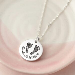 Collier pendentif pieds bébé personnalisé 12