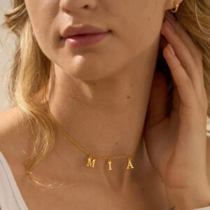 Collier lettres initiales suspendues 9