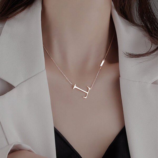 Collier élégant en forme de T pour femme 7