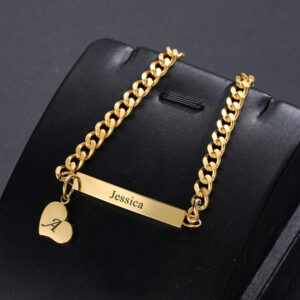 Bracelet prénom à breloque coeur initiale 10
